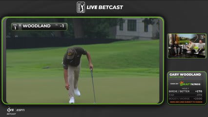 Gary Woodland sinks 18-foot birdie putt on No. 1 at TOUR Championship