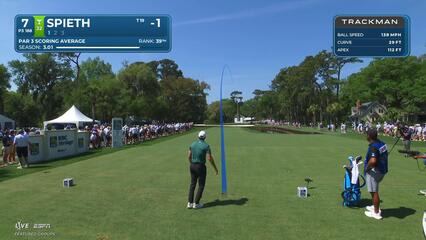 Jordan Spieth sinks a 21-foot birdie putt on No. 7 at RBC Heritage