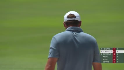 Scottie Scheffler sinks 24-foot birdie putt on No. 4 at TOUR Championship