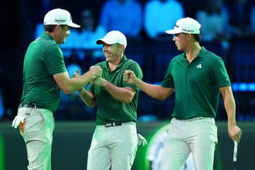 Rory McIlroy drains massive putt at TGL