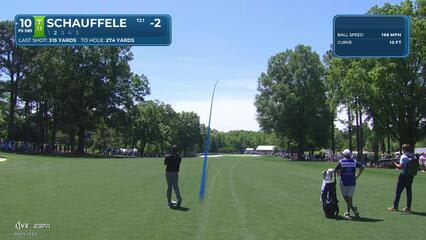 Xander Schauffele drains 5-foot birdie putt on No. 10 at Truist Championship