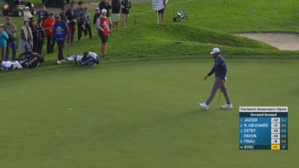 Marcus Byrd drains a 33-foot birdie putt at Farmers