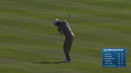 Tommy Fleetwood pours in 11-foot birdie putt on No. 14 at Pebble Beach