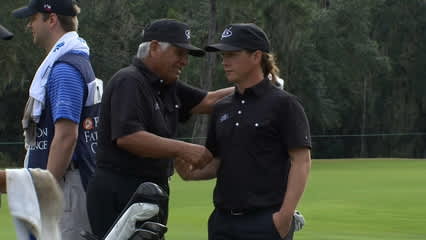 Lee Trevino sinks 15-footer for birdie at PNC Father Son