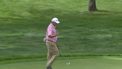 Dicky Pride drains a 23-foot birdie putt at Hotel Fitness