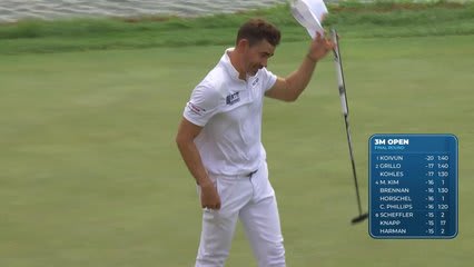 Camilo Villegas's 98-yard approach sets up birdie on No. 18 at 3M Open
