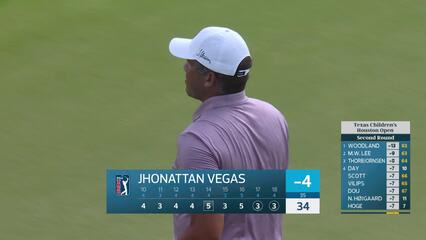Jhonattan Vegas sinks 15-foot birdie putt on No. 18 at Texas Children's