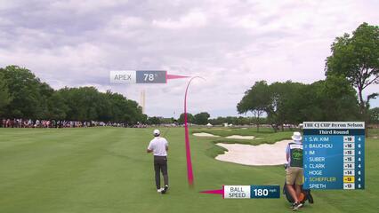 Scottie Scheffler sinks 6-foot putt for birdie on No. 5 at THE CJ CUP