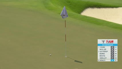 Russell Henley sinks 2-foot birdie putt on No. 18 at TOUR