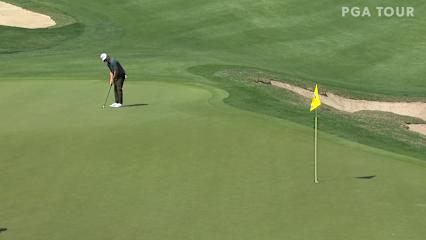 Hunter Mahan drains 52-foot birdie putt at Valero