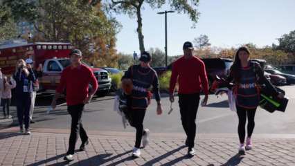 Team Woods arrives for final round at PNC Championship