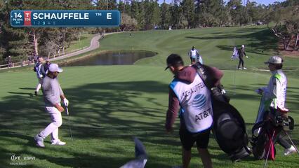 Xander Schauffele sinks 10-foot birdie putt on No. 14 at AT&T Pebble Beach