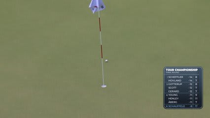 Xander Schauffele sinks 2-foot putt for birdie on No. 18 at TOUR Championship