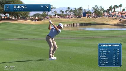 Sam Burns sinks 4-foot birdie putt on No. 5 at The American Express