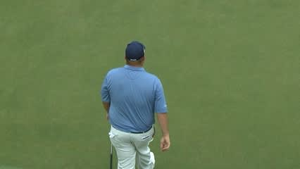 Kevin Stadler chips in for birdie on No. 17 at Cadillac