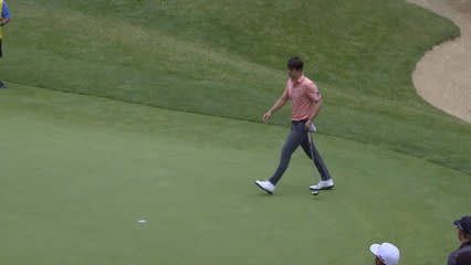 Ollie Schniederjans sinks birdie putt from the fringe at LECOM