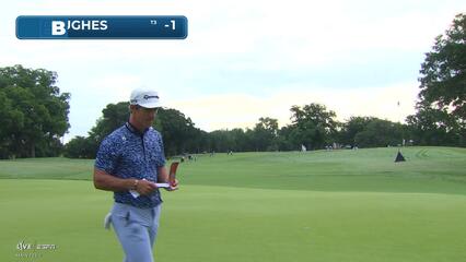 Mackenzie Hughes sinks 27-foot birdie putt on No. 12 at Charles Schwab
