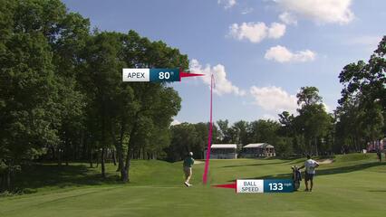 Rickie Fowler sinks 34-foot putt for birdie on No. 15 at John Deere