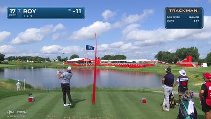 Kevin Roy sinks a 47-foot birdie putt on No. 17 at 3M Open