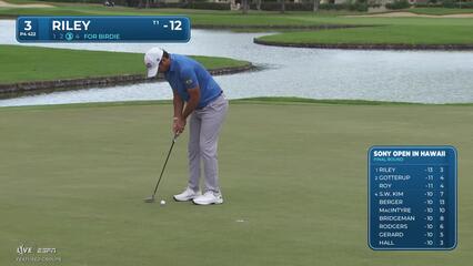 Davis Riley knocks in birdie to extend lead at Sony Open