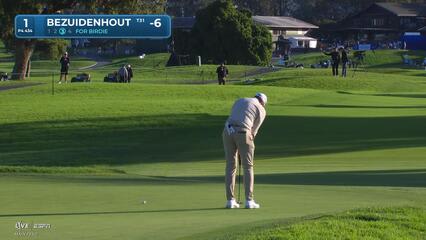 Christiaan Bezuidenhout sinks 8-foot birdie putt on No. 1 at Farmers