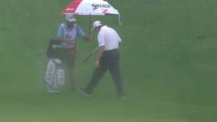 Ernie Els’ solid chip shot on No. 9 at Valero