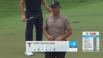 Gary Woodland sinks 6-foot birdie putt on No. 6 at TOUR Championship