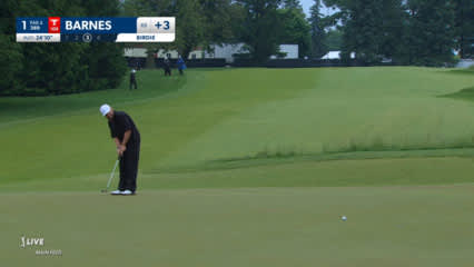 Erik Barnes sinks a 25-foot birdie putt at RBC Canadian