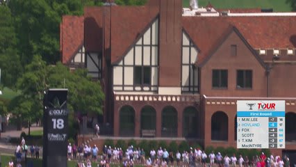 Viktor Hovland sinks 12-foot putt for birdie on No. 18 at TOUR Championship