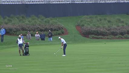 Hudson Swafford nearly holes out to set up birdie at THE PLAYERS