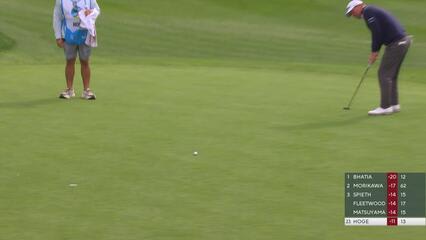 Tom Hoge sinks 24-foot eagle putt on No. 14 at AT&T Pebble Beach
