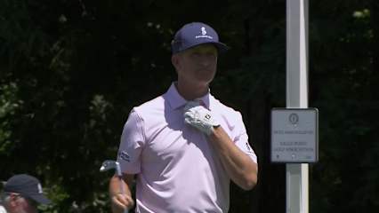 David Toms sticks tee shot to set up birdie at Tradition
