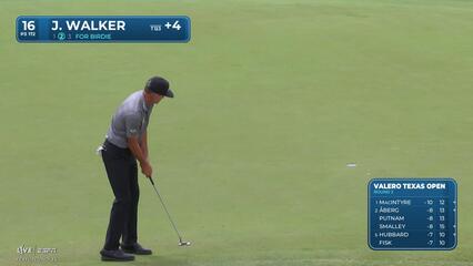 Jimmy Walker drains 15-foot birdie putt on No. 16 at Valero