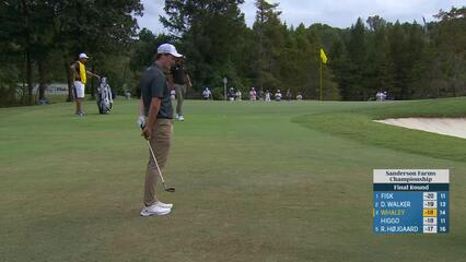 Vince Whaley sinks 7-foot birdie putt on No. 15 at Sanderson Farms