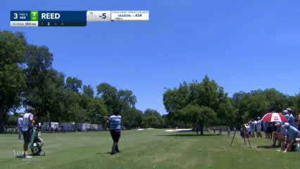 Patrick Reed dials in approach to set up birdie at Charles Schwab