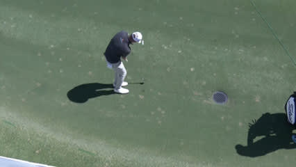 T.J. Vogel chips in for birdie at Club Car Championship