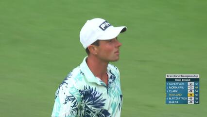 Viktor Hovland holes 15-foot approach for birdie on No. 14 at Travelers