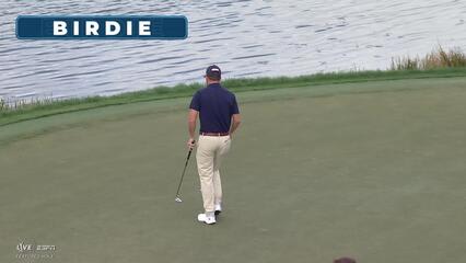 Lee Hodges sinks 15-foot birdie putt on No. 17 at Cognizant Classic