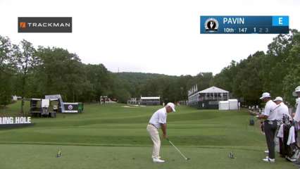 Corey Pavin makes birdie after tight tee shot at Tradition