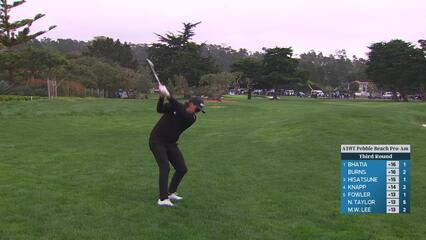 Rickie Fowler sinks 5-foot birdie putt on No. 2 at AT&T Pebble Beach