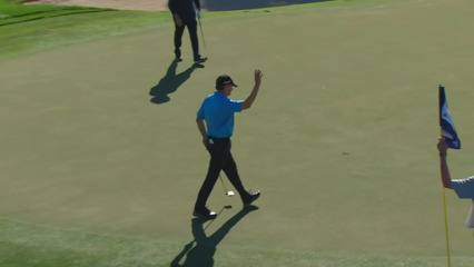 Lee Janzen drains birdie putt at Charles Schwab
