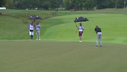 Jamie Lovemark sends in birdie putt at Simmons Bank Open