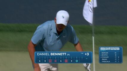 Daniel Bennett sinks 29-foot birdie putt on No. 8 at Arnold Palmer