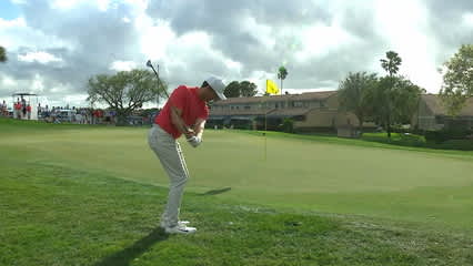 Jamie Lovemark drains delicate chip shot for birdie at Honda