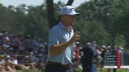 Robby Shelton rolls in 23-footer for birdie at Charles Schwab