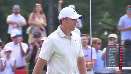 Rory McIlroy sinks 14-foot birdie putt on No. 10 at TOUR Championship