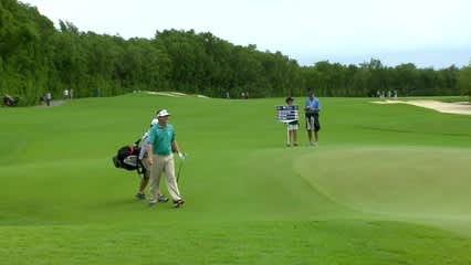 Jason Bohn’s great pitch in for eagle at OHL Classic