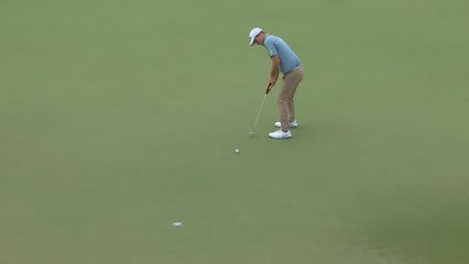Russell Henley sinks 12-foot putt for birdie on No. 8 at TOUR Championship
