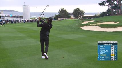 Rickie Fowler sinks 35-foot birdie putt on No. 3 at AT&T Pebble Beach