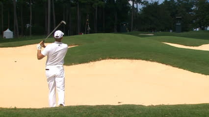 Retief Goosen strikes gold on No. 9 at Barbasol